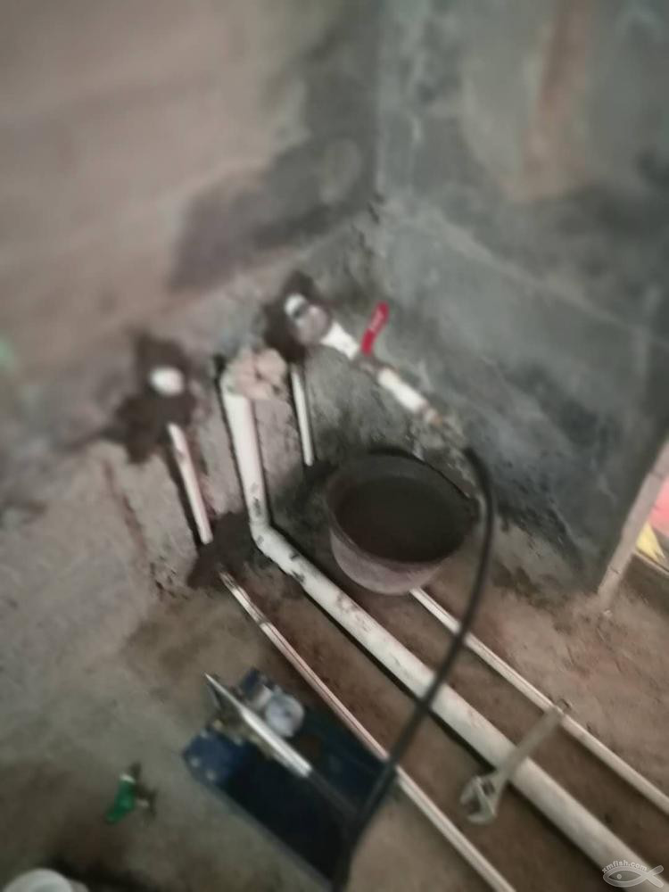 水管打壓測(cè)試，順利通過(guò)考核！